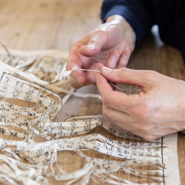 Eleanor Burkett Hand-rolling paper thread - Friday Feature Artist